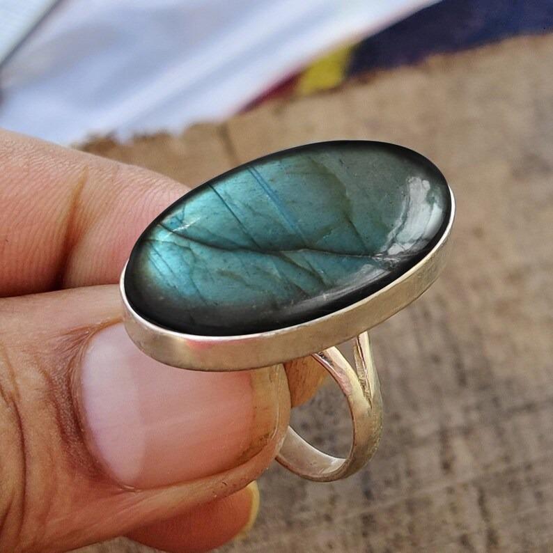 Кольцо с овальным драгоценным камнем из лабрадорита, серебряное кольцо 925 пробы, дизайнерское кольцо ручной работы, кольцо с кабошоном, подарок для нее, кольцо с камнем по рождению, рождественский подарок