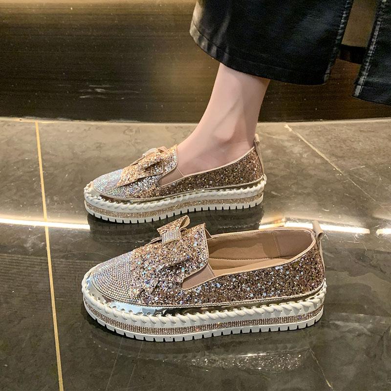 Модные осенние женские туфли на плоской подошве с круглым носком без застежки для женщин плоские туфли с неглубокой подошвой уличные туфли-лоферы с блестящим узлом-бабочкой на платформе