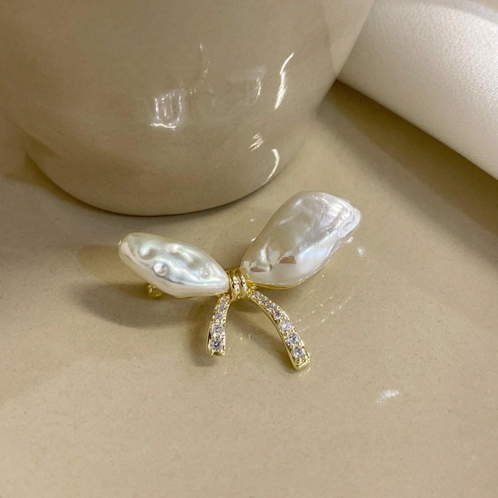 Gold Tone Butterfly Brooch Pearl Like Women Pearl Butterfly Brooch High End Lapel Pin Necklines