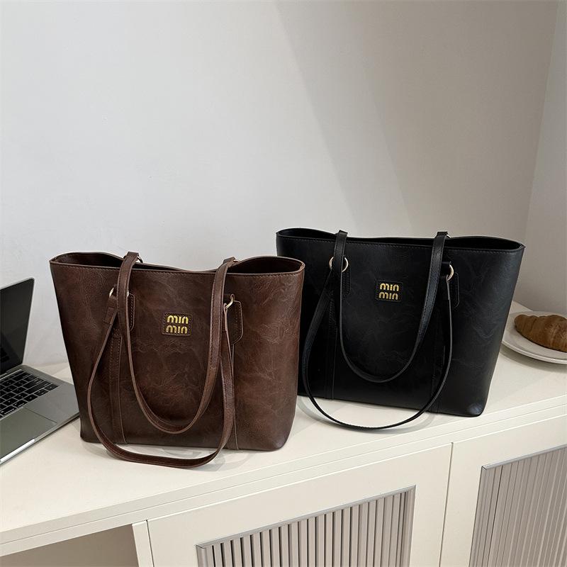 High-end Women's Large Capacity Bag New Style Simple Commuting Shoulder Bag Fashionable and Versatile Underarm Tote Bag