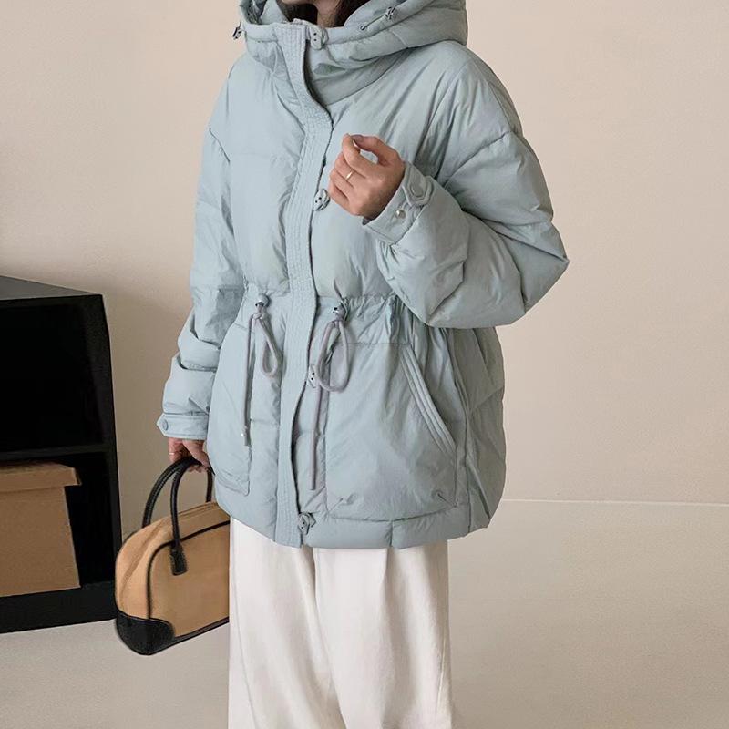 Женская короткая куртка с капюшоном и небольшой талией 2024 года, теплая куртка с пряжкой в виде свиного носа, прилив