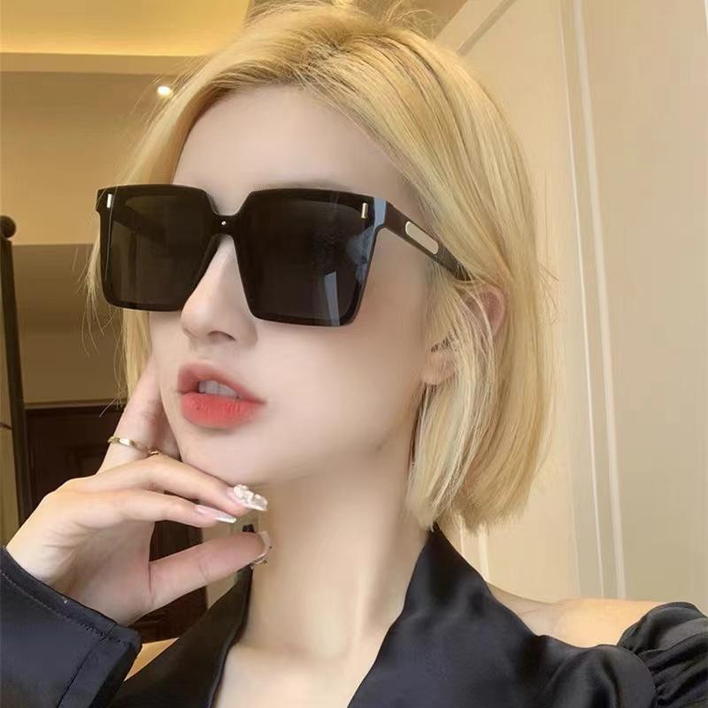 Fashion Rice Nail Square Sunglasses One-piece Lenses Men's and Women's UV Protection Sunglasses