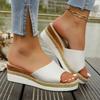 Летние новые шлепанцы на танкетке женские больших размеров на толстой подошве на среднем каблуке пляжные с рыбьим носком на одном ремешке прохладные шлепанцы