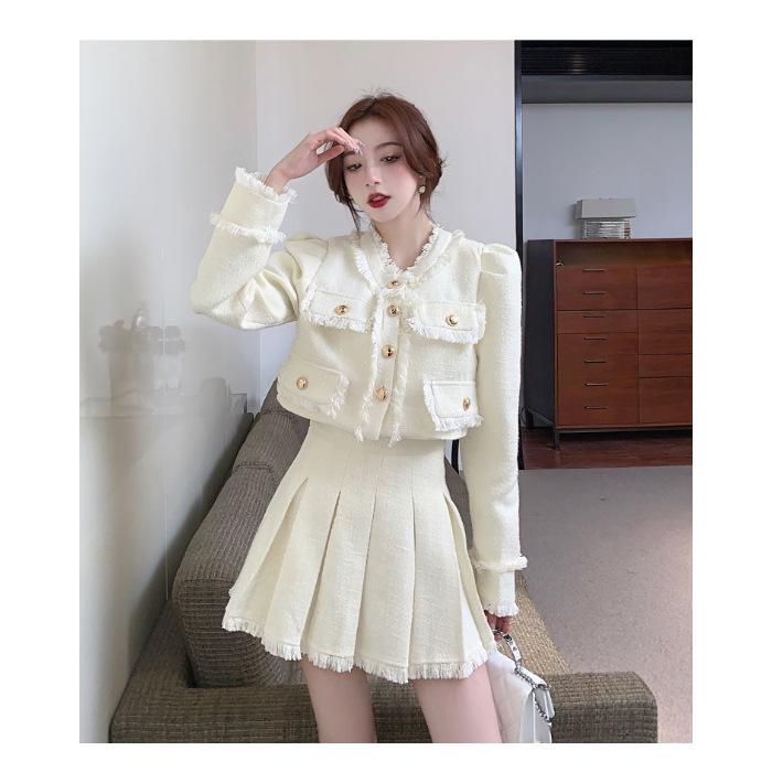 Шикарный женский костюм во французском стиле: Комплект из двух предметов: куртка и короткая юбка