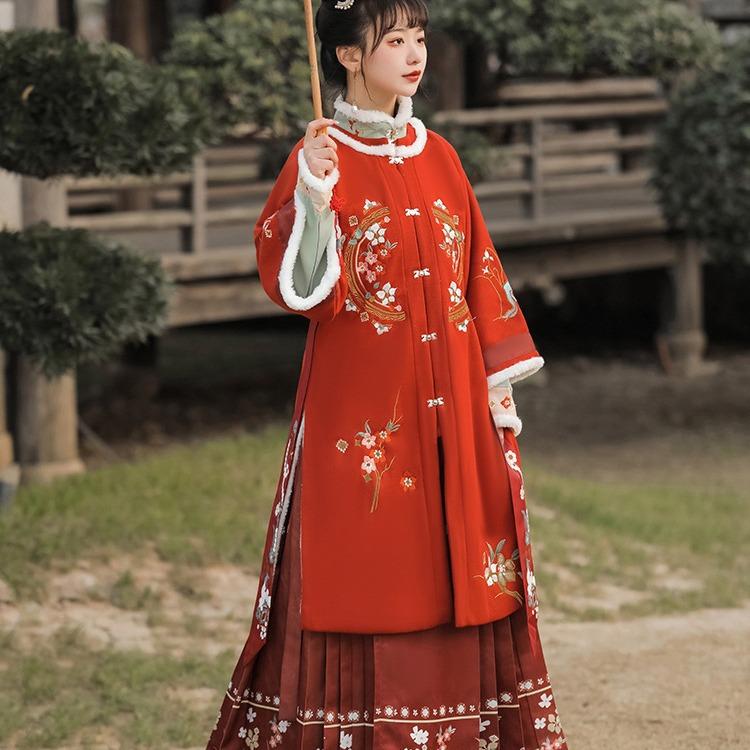 2025 новый кардиган в национальном стиле на зиму, сделанный в стиле Мин, куртка, элемент Хан, улучшенная древняя юбка-лошадь