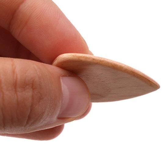Wooden Guitar Pick Smooth Surface Burr-Free Compact Size Portable Handcrafted Guitar Pick Accessories