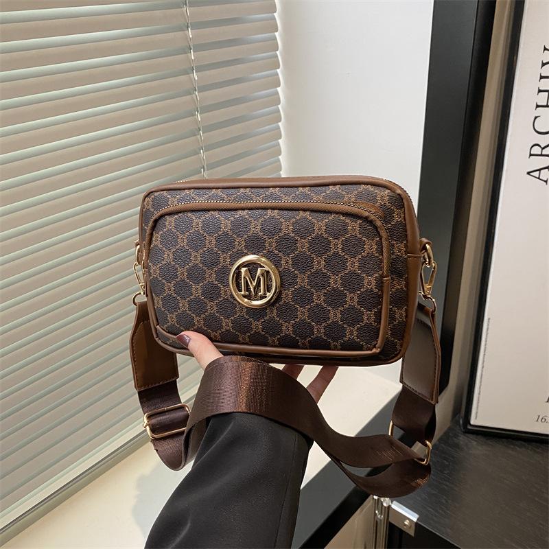 Popular Retro Women's Bags New Fashion Trend Printed Comfortable Wide Shoulder Straps Single Shoulder Messenger Bag