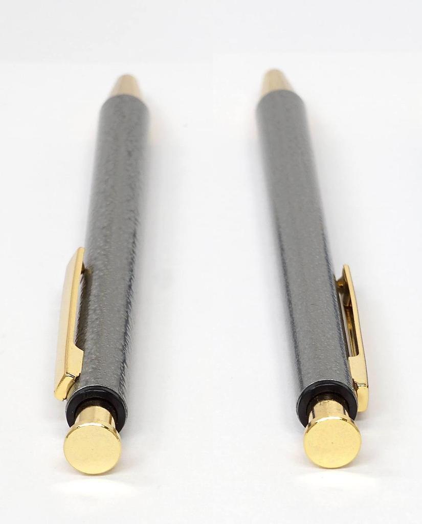 Пенал из экокожи черный NQ26 Цельнометаллический с покраской под ящерицу Набор шариковых ручек кнопочного типа 3 шт. серый T23-BR-B-NQ26B-H-3