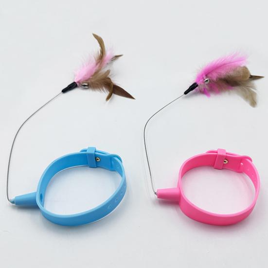 Silicone Cat Collar Toy with Bell Adjustable Teasing Wand Cats Interactive Feather Collar Toys Self-Entertaining Pet Supplies for Play All Day