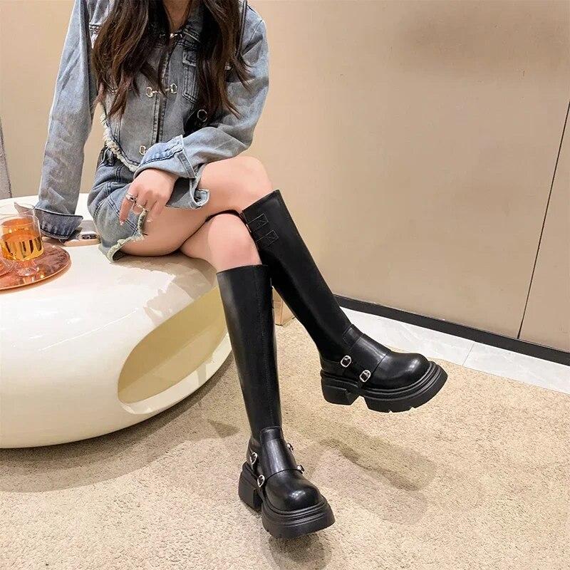 Женские ботинки до колена на платформе с шипами, весенне-зимние рыцарские армейские готические элегантные женские туфли на среднем каблуке, мотоциклетная обувь