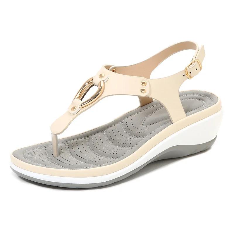 Fashion New Slipsole Heels Beach Sandal Women Flip Flops Casual Women Shoes Metal Decoration Buckle Sandal Fashion Outdoors Heels Women