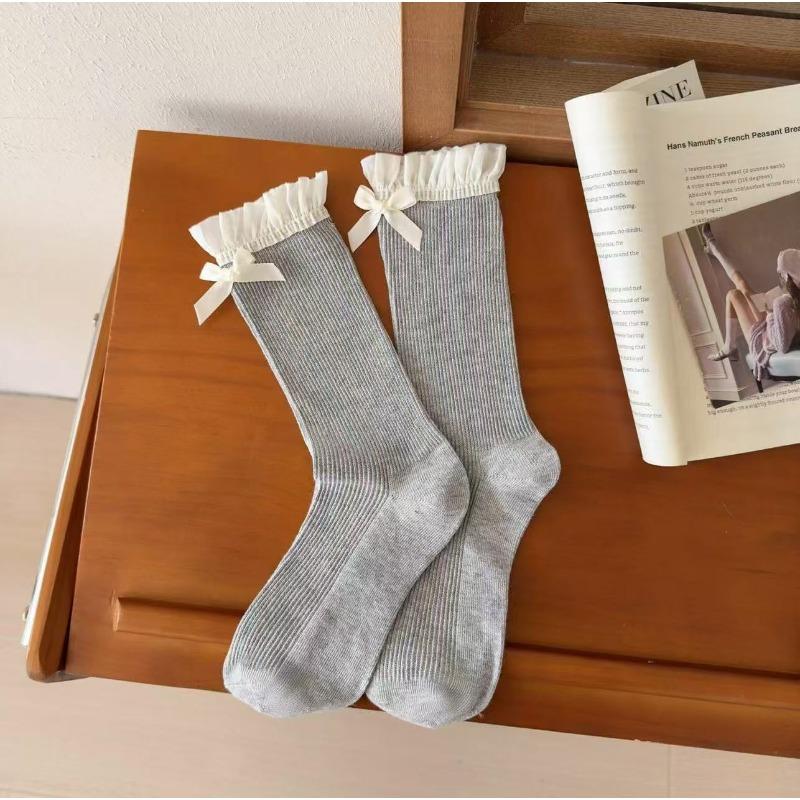 Female Spring and Summer New Simple White Bow Lace Lace In The Tube Socks