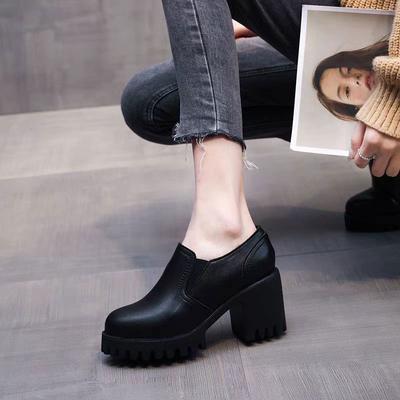 Водонепроницаемые туфли на высокой платформе, универсальные, на толстом каблуке, с глубоким вырезом, ботинки Мартин из маленькой кожи, женские, новые модные туфли-лодочки на высоком каблуке, весна-осень