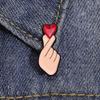 Creative Cute Cartoon Finger Heart Alloy Brooch, Men'S And Women'S Couple Bag Clip Accessories