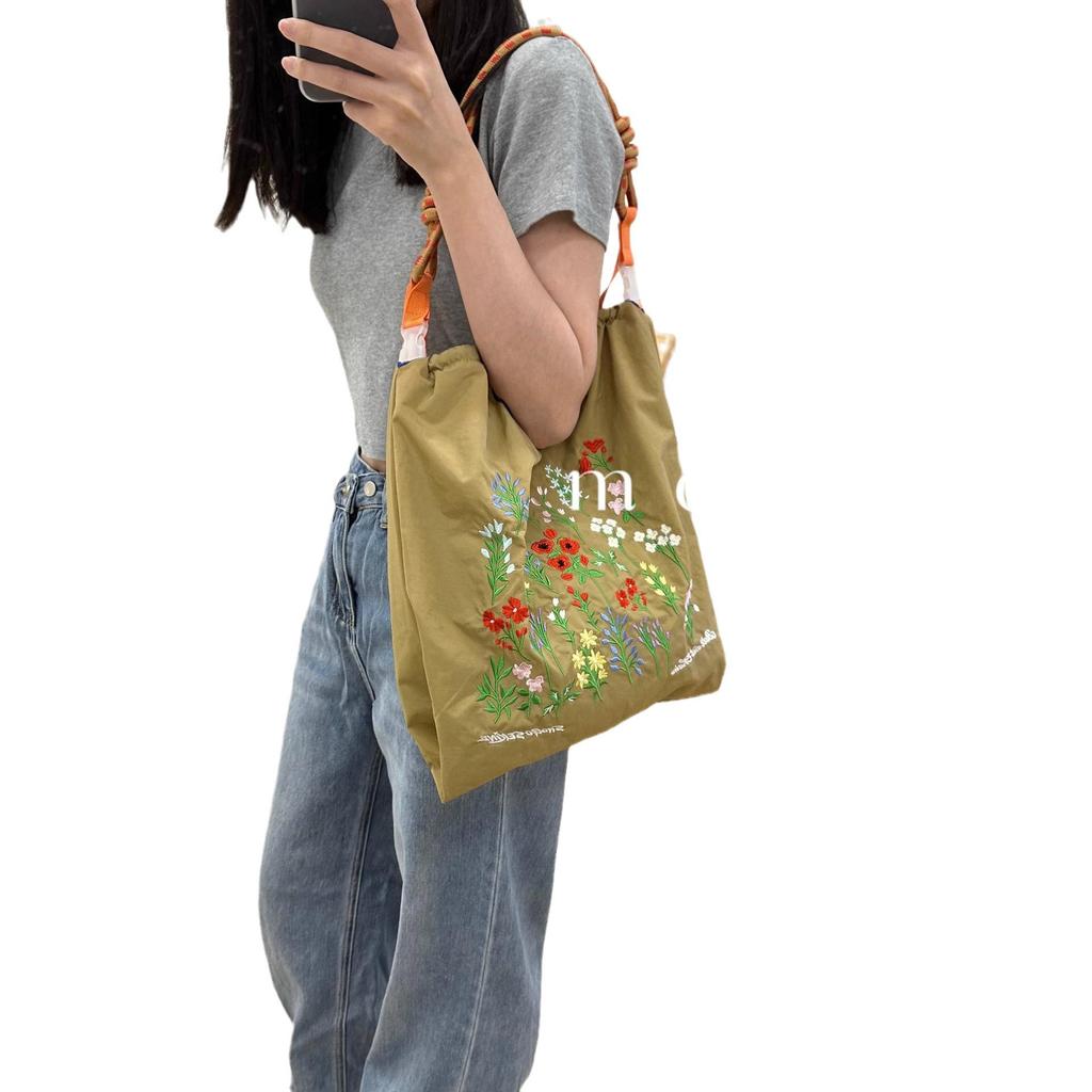 Экологичная сумка через плечо с цветочной вышивкой в японском стиле