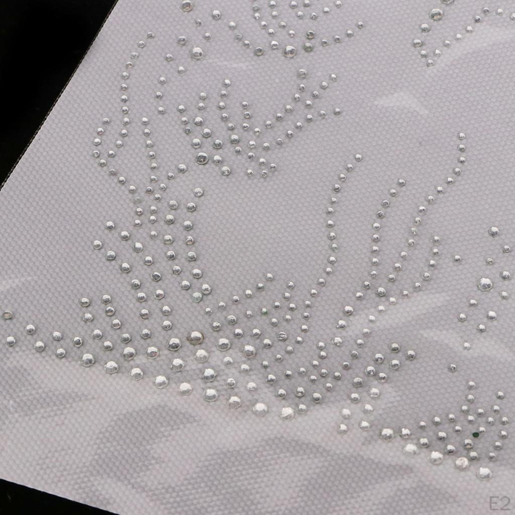 Аппликация/фиксация стразами «Дельфин»