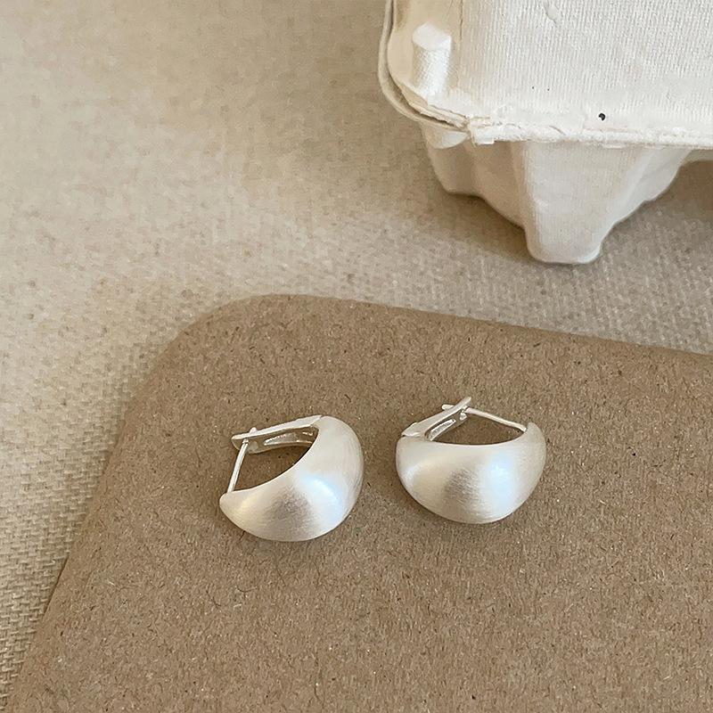 Простые и высококачественные пряжки из матового металла, уникальная женская индивидуальность, изысканная мода, тренд для поездок на работу, универсальные серьги, серьги