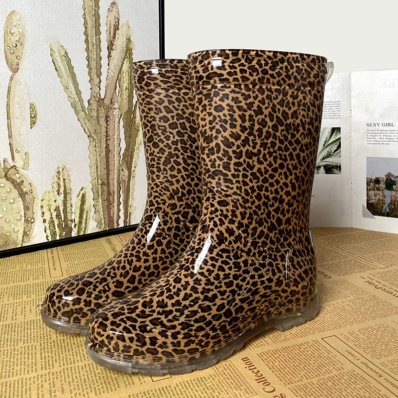 Женские дождевые туфли носят африканский леопардовый принт, дождевые сапоги средней длины, водонепроницаемые сапоги, женские дождевые туфли