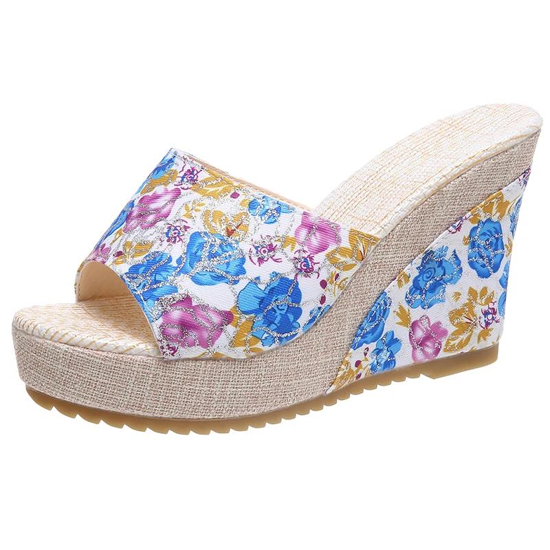 Летняя женская обувь, модные женские тапочки с открытым носком и цветными блоками на высоком каблуке, повседневная пляжная обувь большого размера с цветочным принтом