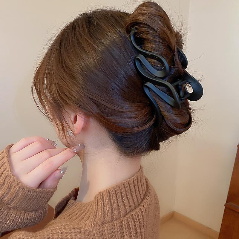 Однотонные акриловые матовые волнистые заколки для волос для женщин, простые универсальные заколки в виде акулы для волос с заостренным кончиком, аксессуары для волос во французском стиле