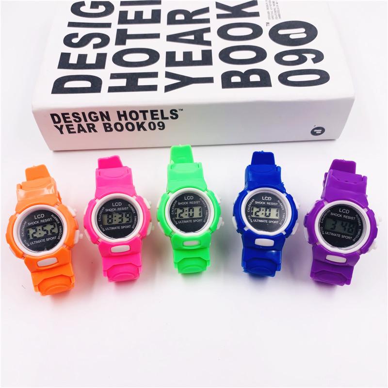 Детские мультяшные разноцветные электронные часы - Унисекс подарок для студентов