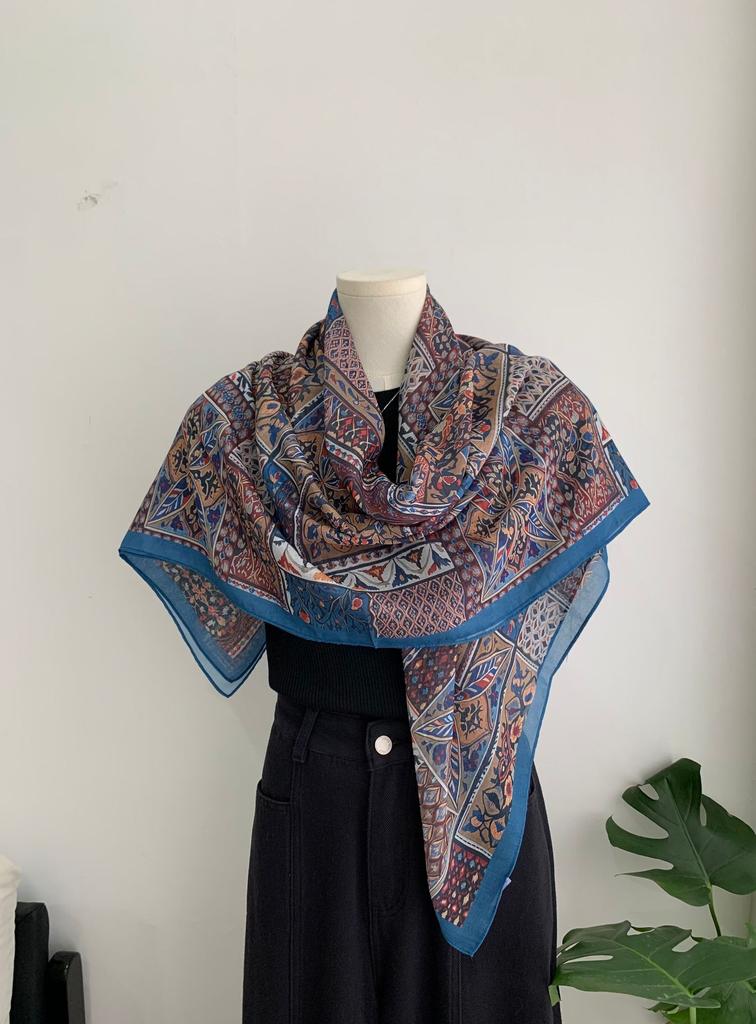 [110 * 110] American Retro Ins Fashionable Versatile Thin Silk Scarf Women'S Summer Outdoor Multi-Functional Decorative Headscarf