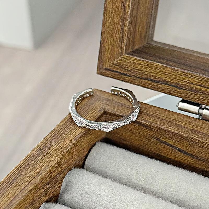 Изысканное Супер Вспышка Ряд Бриллиантов Zir*****Pen Кольцо-Подсветка Роскошная Нишевая Высокий Уровень Моды Кольцо на Указательный Палец для Поездок Персонализированное Кольцо