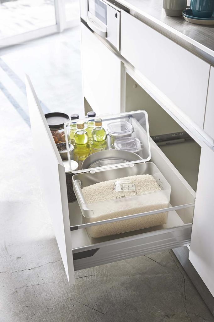 Yamazaki Rice Rice 5kg Measuring Cup 3379 Container, Airtight, Under-Sink Container, Capacity, Plate, Included, Clear,