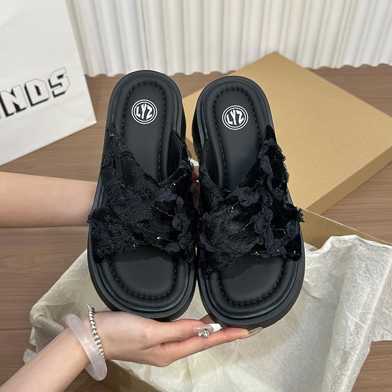 Красивые тапочки в сказочном стиле, женские, летние, 2025, новые, на толстой подошве, с высотой, нескользящие, для пляжа, юбки, прохладные тапочки