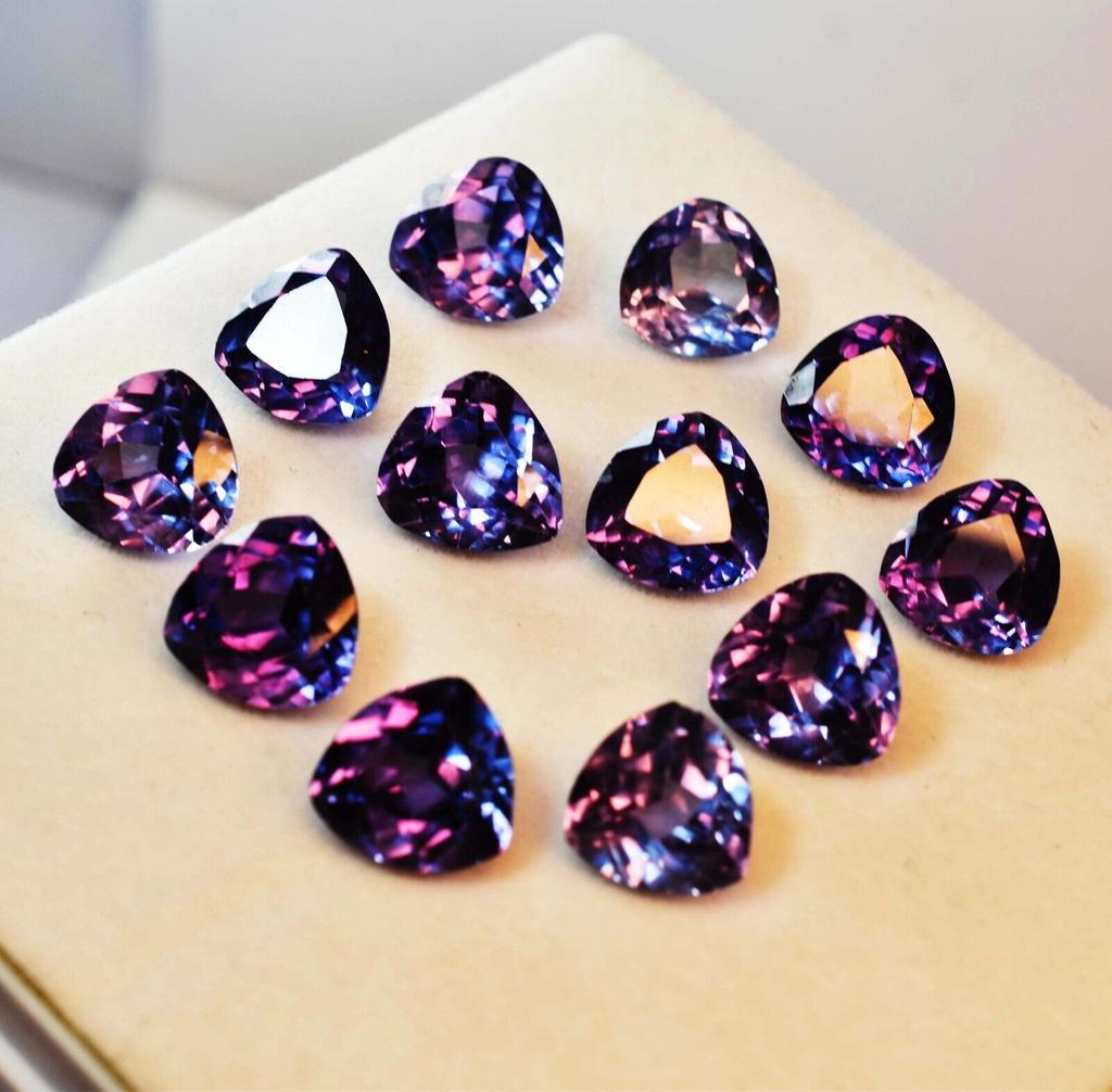 12 шт. Натуральный Александрит Изменение цвета Драгоценный камень Триллион Лот 96 Карат СЕРТИФИЦИРОВАН Ssr-873658