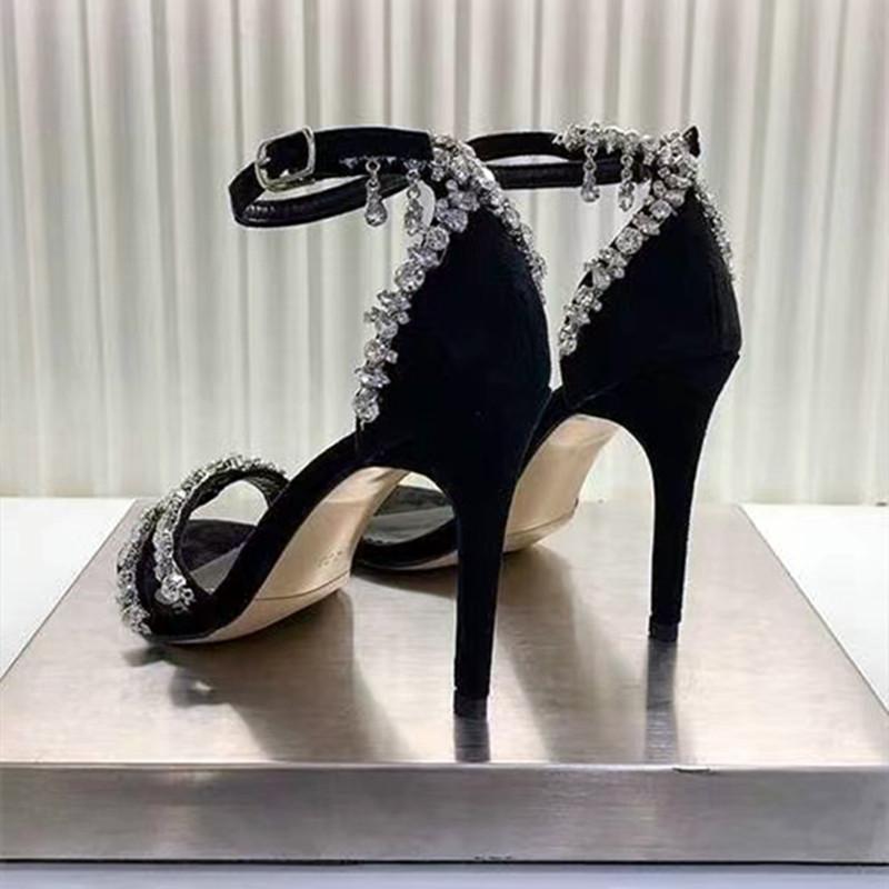 Модные роскошные дизайнерские босоножки женские с кристаллами и цепочками, декорированные на высоком каблуке, вечерние туфли женские, черные сандалии с ремешком на щиколотке, женские туфли-лодочки для выпускного вечера