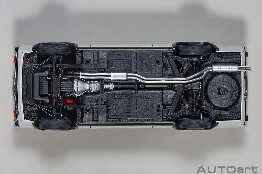 AUTOart Nissan Skyline 2000 Белый Готовый продукт 77472 1/18 GT-R (KPGC110)