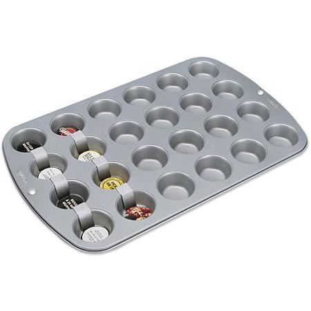 Металлическая форма для маффинов Wilton на 24 ячейки