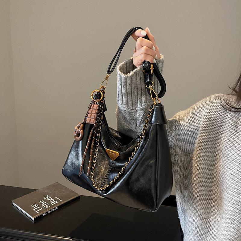 Сумка большой вместимости женская осенне-зимняя универсальная 2025 новая простая на плечо кроссбоди мягкая женская сумка-тоут для поездок на работу