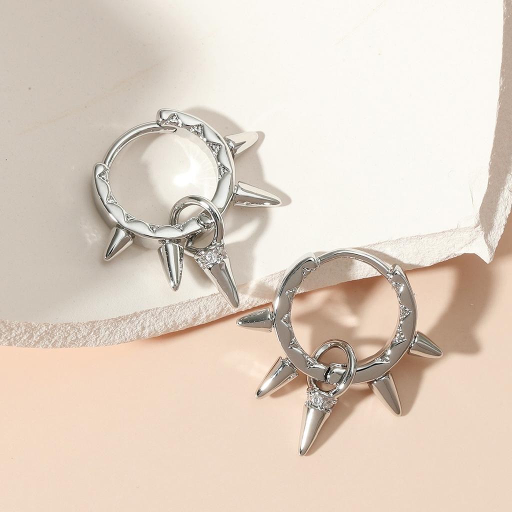 Fresh and exaggerated metal thorn earrings, personalized inlaid zircon design, stud earrings, versatile earrings.