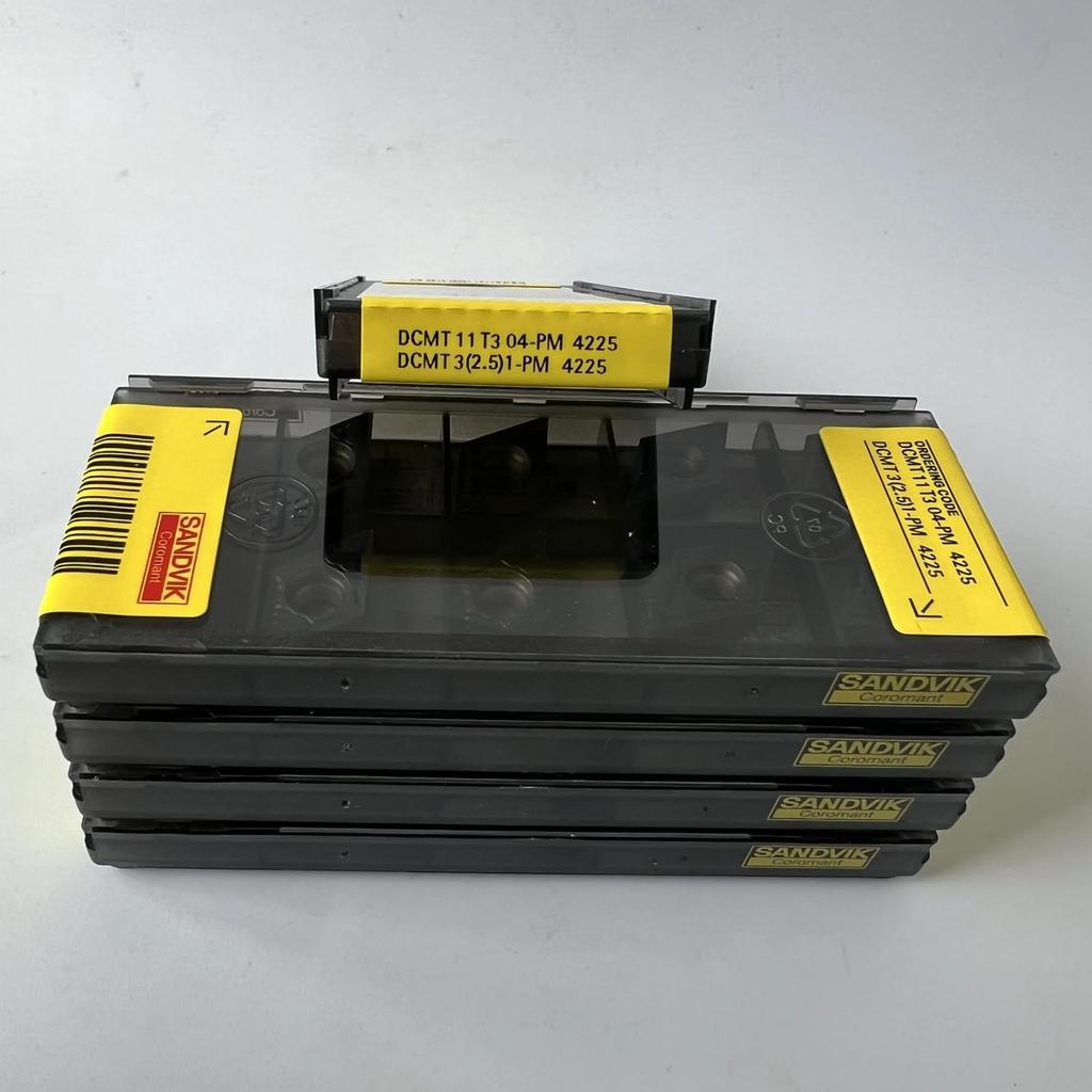 Original Sandvik / DCMT11T304-PM 4225  / CNC Lathe Carbide Blade 10 PCS