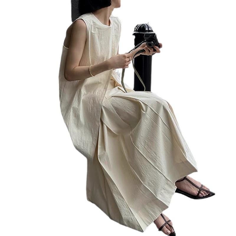 Облачный всплеск: Дзен-стиль Деконструированная плиссированная юбка и комплект жилета на бретелях