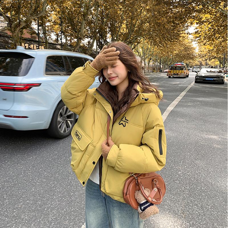 Женская короткая теплая зимняя куртка с капюшоном