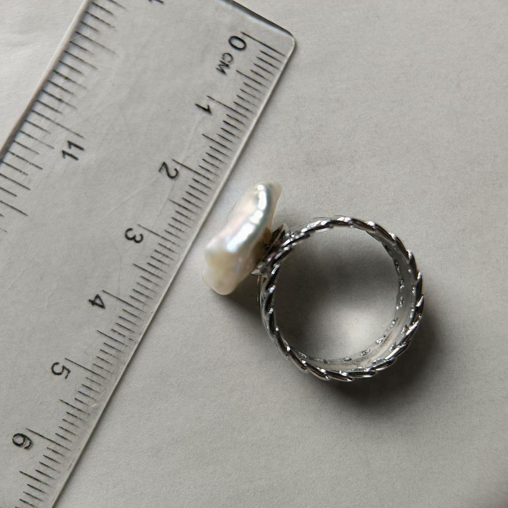 Серебряное кольцо с натуральным жемчугом барочным, вес изделия 6,75 гр (2185161)