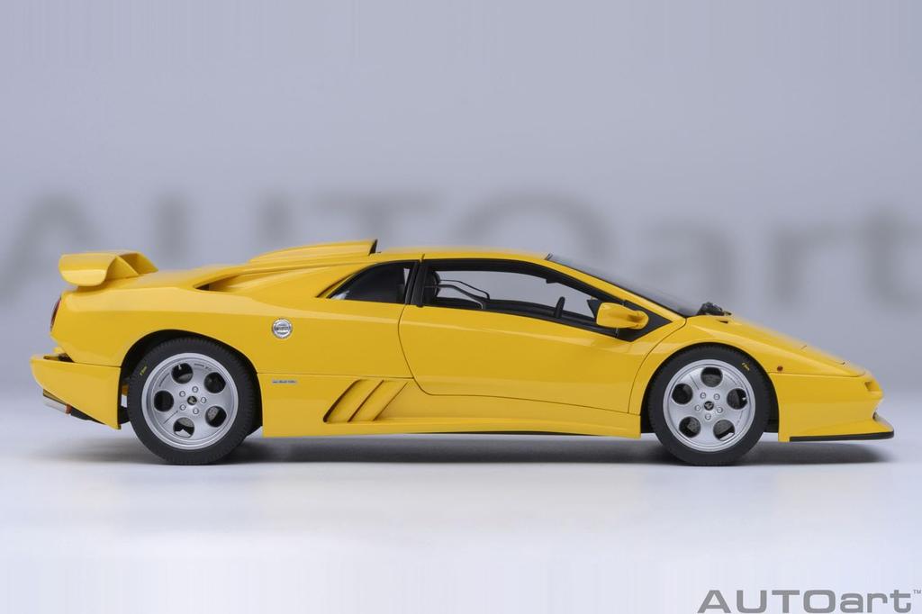 AUTOart Lamborghini Diablo SE30 Jota Yellow Готовый продукт 1/18