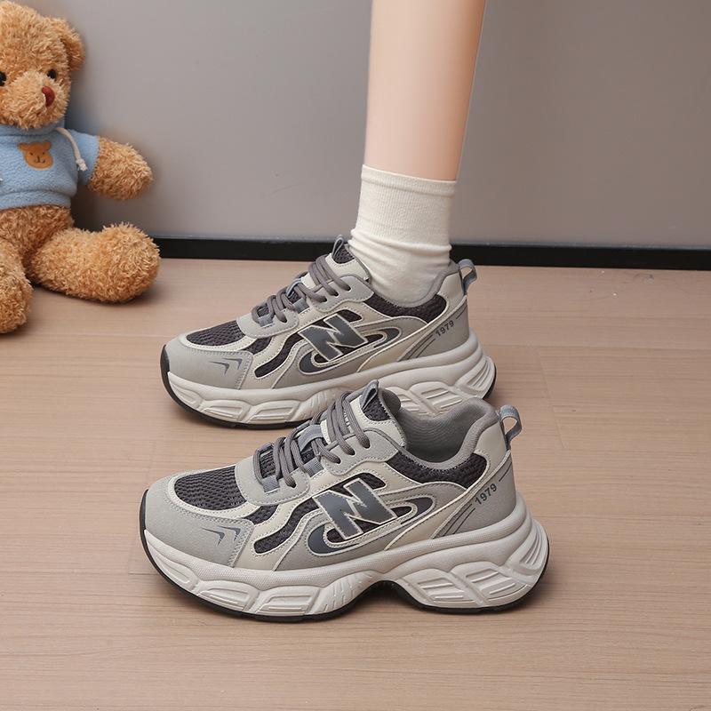 Модные ретро кроссовки для папы женские весенние новые туфли на платформе повседневные маленькие универсальные кроссовки