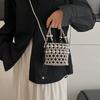 Сумка женская весна и лето 2025 новая нишевый дизайн жемчужная сумка-мессенджер бисерная плетеная ажурная сумка для мобильного телефона сумка-ведро
