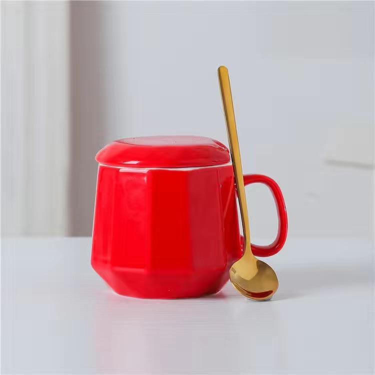 Раскрашенная в скандинавском стиле золотая кружка Кофейная чашка Сплошной цвет Керамическая чашка для воды Кофейная чашка Молочная чашка Чашка для завтрака