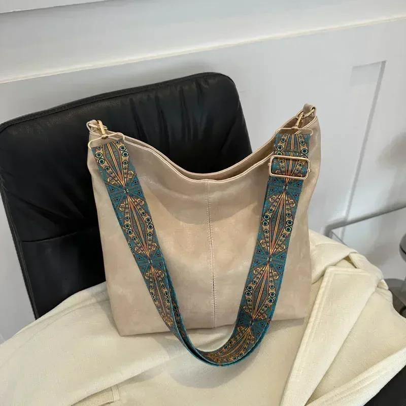 Винтажная однотонная женская модная сумка из искусственной кожи на ремне, вместительная простая сумка через плечо с широким ремешком для поездок на работу