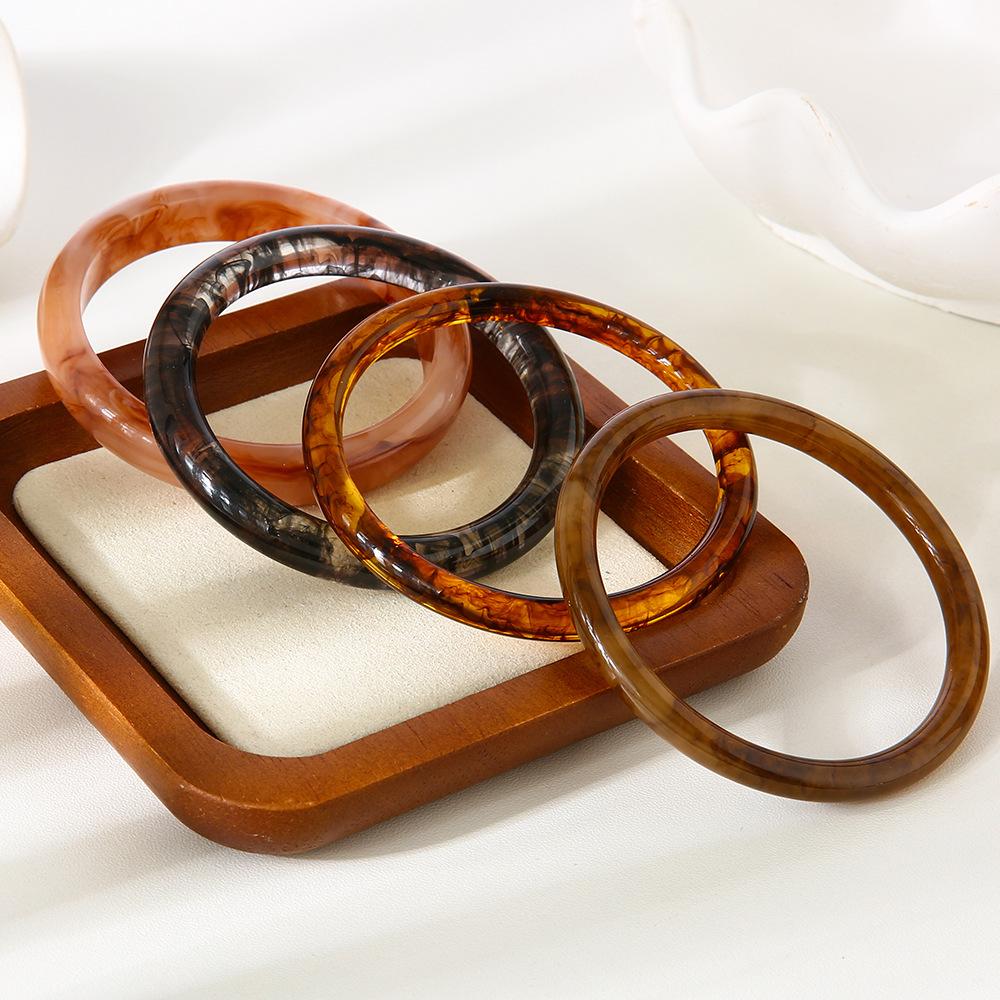 Best-selling vintage versatile gradient multicolor resin bracelet, high-end layered bracelet for women