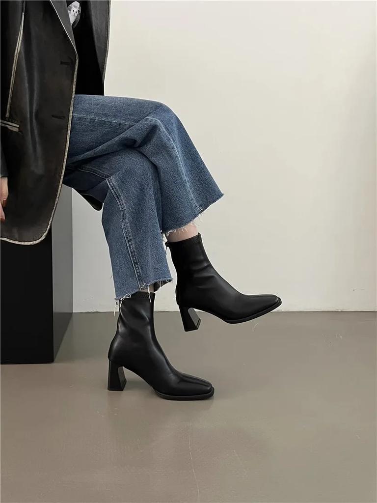 High Heel Slim Boots Fairy Style 2024 New Soft Leather Thick Heels Internet Celebrity Fashion and Temperament Boots
