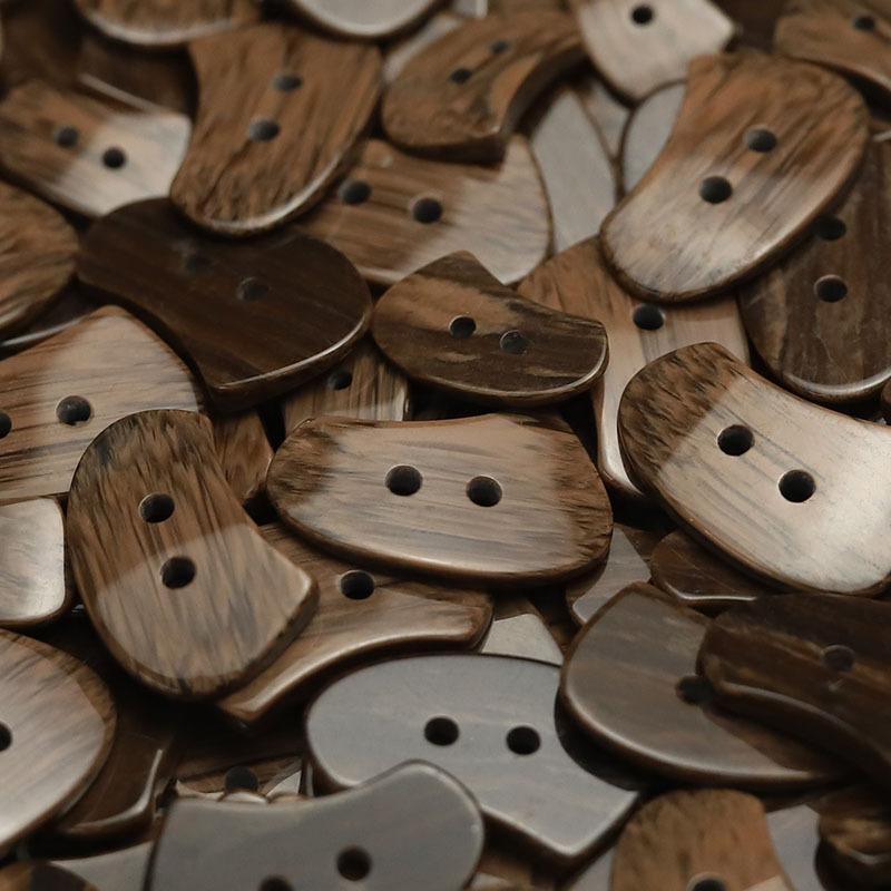 Special-Shaped Resin Two-Eye Buttons Women'S Cardigan Jacket Buttons Sweater Double-Sided Nylon Coat Clothing Buckles