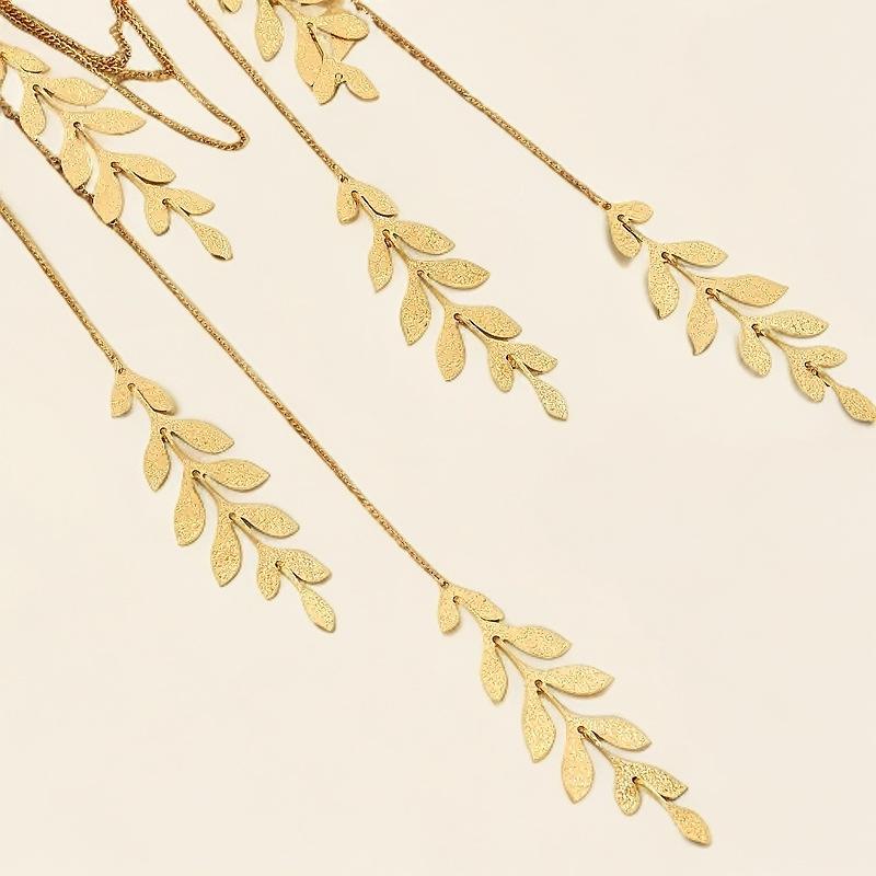 Длинное элегантное ожерелье с кисточками в виде листьев