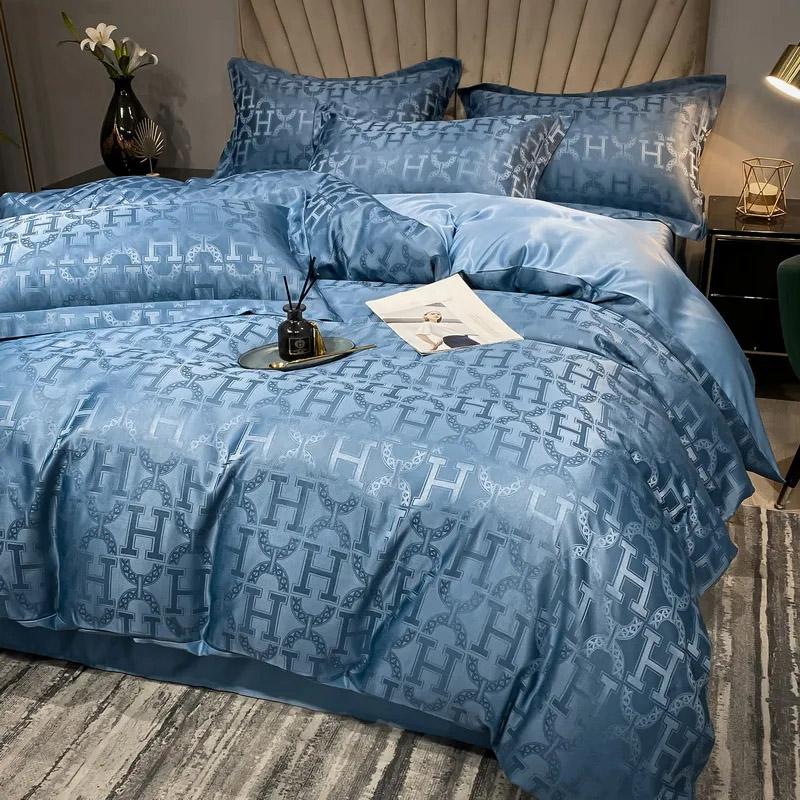 4pcs/set Light Luxury High-end Quilt Cover Sheet Bedding Set Comfortable Soft Ice Silk Naked Sleeping Bedspreads Four Piece Bedding Suits