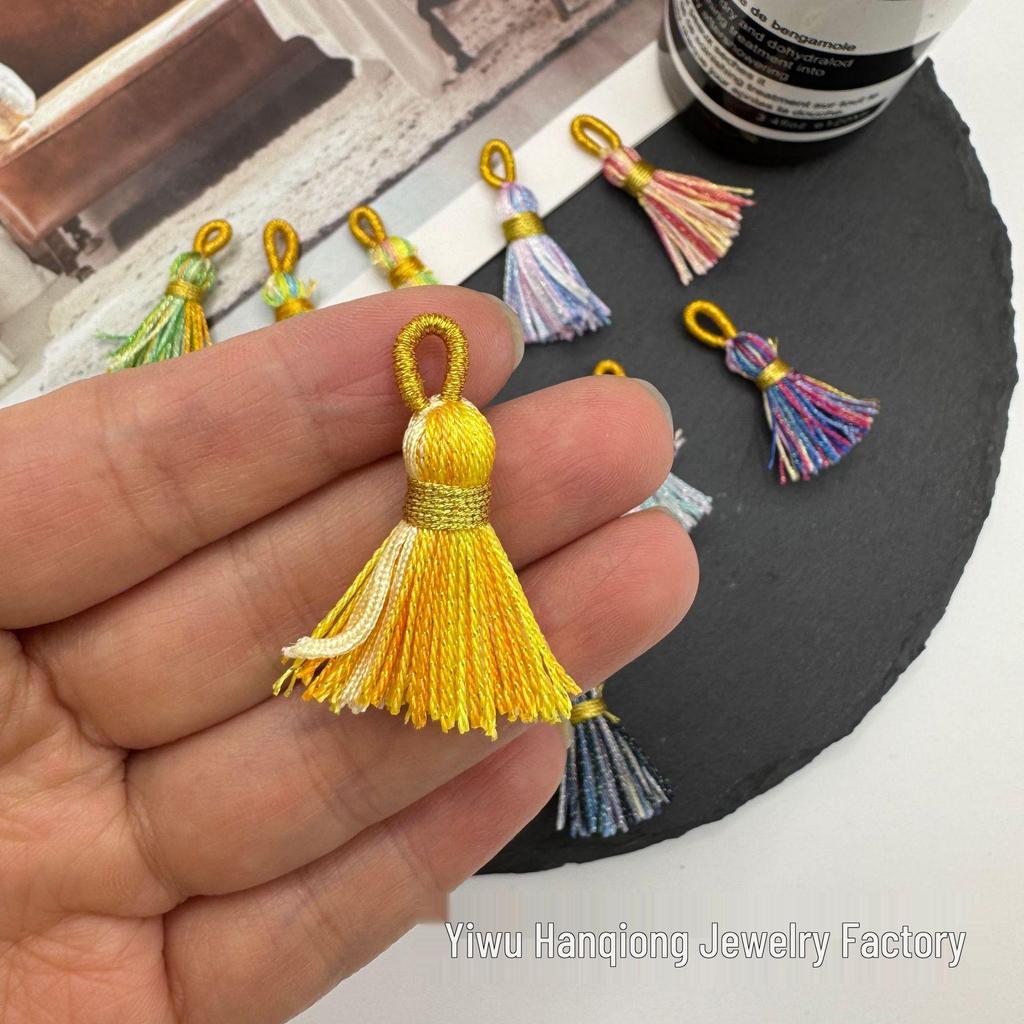 Корейский Радужный Брелок с Кисточками и Бусинами Pyssla DIY Аксессуар